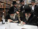 מראות חייו פון כ"ק אדמו"ר מקרעטשניף סיגעט זצ"ל 