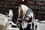 מראות חייו פון כ"ק אדמו"ר מקרעטשניף סיגעט זצ"ל 