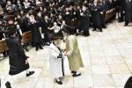 בילדער און ווידיאוס פון כ"ק אדמו"ר מקרעטשניף סיגעט זצ"ל