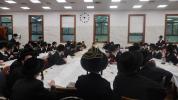 כ"ק אדמו"ר מקאשוי שליט"א ביים ציון הק' אין קר"י ערב יומא דהילולא קדישא‎ און מסיבת לחיים וסיום ששה סדרי משנה ביומדה"ל בהיכל ישיבה גדולה‎