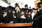 פולע גאלעריע: מסע הלויה פון כ"ק אדמו"ר מקרעטשניף סיגעט זצ"ל 