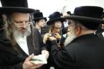 פולע גאלעריע: מסע הלויה פון כ"ק אדמו"ר מקרעטשניף סיגעט זצ"ל 