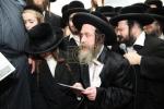 פולע גאלעריע: מסע הלויה פון כ"ק אדמו"ר מקרעטשניף סיגעט זצ"ל 