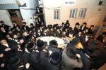 פולע גאלעריע: מסע הלויה פון כ"ק אדמו"ר מקרעטשניף סיגעט זצ"ל 