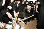 פולע גאלעריע: מסע הלויה פון כ"ק אדמו"ר מקרעטשניף סיגעט זצ"ל 