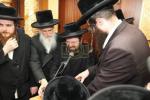 פולע גאלעריע: מסע הלויה פון כ"ק אדמו"ר מקרעטשניף סיגעט זצ"ל 
