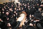 פולע גאלעריע: מסע הלויה פון כ"ק אדמו"ר מקרעטשניף סיגעט זצ"ל 