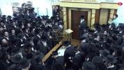 Main image for פולע ווידיאו פון מסע הלויה פון כ"ק אדמו"ר מקרעטשניף סיגעט זצ"ל 