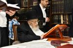 ראש הישיבה הגרמ"צ בערגמאן שליט"א ביי תפילת יום כיפור קטן ער"ח אלול (מוקדם)