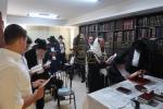 ראש הישיבה הגרמ"צ בערגמאן שליט"א ביי תפילת יום כיפור קטן ער"ח אלול (מוקדם)