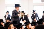 כ"ק אדמו"ר מסאטמאר שליט"א באזוכט אין מחנה רב טוב - מרת קויפמאן קעמפ און אין מחנה סאטמאר בארא פארק
