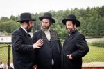כ"ק אדמו"ר מסאטמאר שליט"א באזוכט אין מחנה רב טוב - מרת קויפמאן קעמפ און אין מחנה סאטמאר בארא פארק
