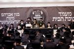 כ"ק אדמו"ר מסאטמאר שליט"א באזוכט אין מחנה רב טוב - מרת קויפמאן קעמפ און אין מחנה סאטמאר בארא פארק