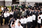 כ"ק אדמו"ר מסאטמאר שליט"א באזוכט אין מחנה רב טוב - מרת קויפמאן קעמפ און אין מחנה סאטמאר בארא פארק