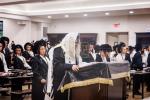 כ"ק אדמו"ר מסאטמאר שליט"א באזוכט אין מחנה רב טוב - מרת קויפמאן קעמפ און אין מחנה סאטמאר בארא פארק