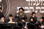 כ"ק אדמו"ר מסאטמאר שליט"א באזוכט אין מחנה רב טוב - מרת קויפמאן קעמפ און אין מחנה סאטמאר בארא פארק