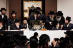 כ"ק אדמו"ר מסאטמאר שליט"א באזוכט אין מחנה רב טוב - מרת קויפמאן קעמפ און אין מחנה סאטמאר בארא פארק