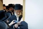 כ"ק אדמו"ר מסאטמאר שליט"א באזוכט אין מחנה רב טוב - מרת קויפמאן קעמפ און אין מחנה סאטמאר בארא פארק