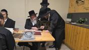 Main image for  הרב עזרא פריעדלענדער  בן  כ"ק אדמו"ר מליסקא שליט"א  מיט  גדולי ישראל  אין אייראפע