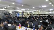 הרב דוד רוקח שליט"א נכד כ"ק אדמו"ר מבעלזא שליט"א אויף שבת קודש אין ישיבת בעלזא חיפה