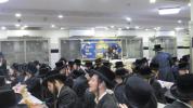 הרב דוד רוקח שליט"א נכד כ"ק אדמו"ר מבעלזא שליט"א אויף שבת קודש אין ישיבת בעלזא חיפה