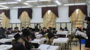 הרב דוד רוקח שליט"א נכד כ"ק אדמו"ר מבעלזא שליט"א אויף שבת קודש אין ישיבת בעלזא חיפה