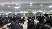הרב דוד רוקח שליט"א נכד כ"ק אדמו"ר מבעלזא שליט"א אויף שבת קודש אין ישיבת בעלזא חיפה