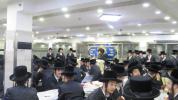 הרב דוד רוקח שליט"א נכד כ"ק אדמו"ר מבעלזא שליט"א אויף שבת קודש אין ישיבת בעלזא חיפה