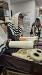 פרישע בילדער פון די ניקלשבורג ביהמ"ד 