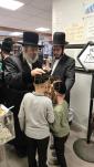 פרישע בילדער פון די ניקלשבורג ביהמ"ד 