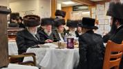 פרישע בילדער פון די ניקלשבורג ביהמ"ד 