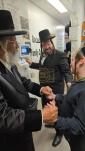 פרישע בילדער פון די ניקלשבורג ביהמ"ד 