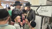 פרישע בילדער פון די ניקלשבורג ביהמ"ד 