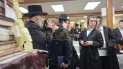 פרישע בילדער פון די ניקלשבורג ביהמ"ד 