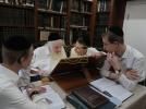 Main image for כ"ק גאב"ד ירושלים שליט"א ביים לערנען מיט די אייניקלעך