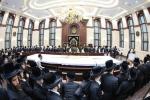 כ"ק אדמו"ר מצאנז שליט"א נעמט אויף קהל חסידיו אין ביתר לקראת ימים הנוראים