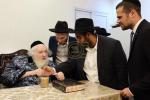 כ"ק גאב"ד ירושלים שליט"א צו ארעסטירטע פון די מיליטער אז מען דארף האבן מסירות נפש נישט צו גיין אין מיליטער