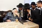 כ"ק גאב"ד ירושלים שליט"א צו ארעסטירטע פון די מיליטער אז מען דארף האבן מסירות נפש נישט צו גיין אין מיליטער
