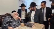 Main image for כ"ק גאב"ד ירושלים שליט"א איבער די וואס פארכאפן בחורים אין מיליטער: זאג זיי זאלן רעדן מיט הרב שטערנבוך 