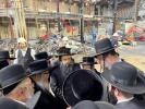 כ"ק אדמו"ר מסאטמאר שליט"א באזוכט ביי די בוי ארבעט אינעם גרויסן סאטמאר בית המדרש אין וויליאמסבורג