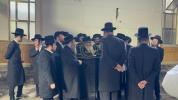 כ"ק אדמו"ר מסאטמאר שליט"א באזוכט ביי די בוי ארבעט אינעם גרויסן סאטמאר בית המדרש אין וויליאמסבורג