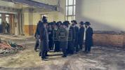 כ"ק אדמו"ר מסאטמאר שליט"א באזוכט ביי די בוי ארבעט אינעם גרויסן סאטמאר בית המדרש אין וויליאמסבורג