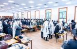  תלמידי ישיבה גדולה קאשוי ביים באגלייטן כ"ק אדמו"ר מקאשוי שליט"א נאכן לעצטע תפלת שחרית פון די זומער חדשים אין מחנה ברכות שמים און ביי א ברית לבן אחד מחסידיו.