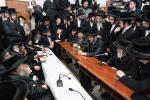 פולע גאלעריע: ניחום אבלים בחצר הקודש קרעטשניף סיגעט 