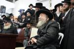 פולע גאלעריע: ניחום אבלים בחצר הקודש קרעטשניף סיגעט 