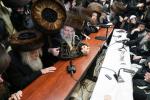 פולע גאלעריע: ניחום אבלים בחצר הקודש קרעטשניף סיגעט 