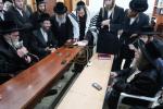 פולע גאלעריע: ניחום אבלים בחצר הקודש קרעטשניף סיגעט 