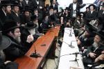 פולע גאלעריע: ניחום אבלים בחצר הקודש קרעטשניף סיגעט 