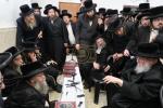 פולע גאלעריע: ניחום אבלים בחצר הקודש קרעטשניף סיגעט 