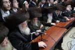 פולע גאלעריע: ניחום אבלים בחצר הקודש קרעטשניף סיגעט 